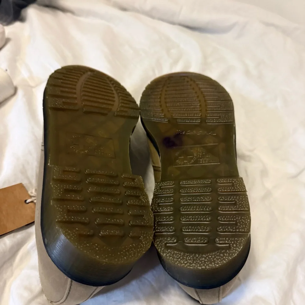 NWT Dr. Martens khaki canvas oxfords - Picture 6 of 9